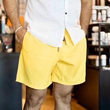 Carregar imagem no visualizador da galeria, Short Mágico Amarelo