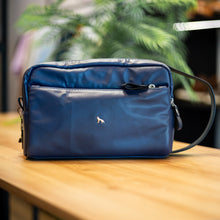 Carregar imagem no visualizador da galeria, NECESSAIRE ACOSTAMENTO AZUL