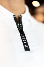 Carregar imagem no visualizador da galeria, POLO ACOSTAMENTO LOGO ZÍPER BRANCA BUBLEE
