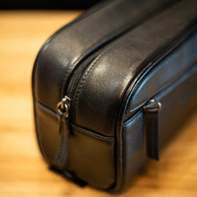Carregar imagem no visualizador da galeria, NECESSAIRE DUPLA PRETA
