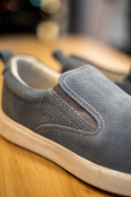 Carregar imagem no visualizador da galeria, SLIP ON JEANS CAMURÇA
