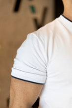 Carregar imagem no visualizador da galeria, T-shirt Acostamento Branca Piquet