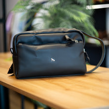 Carregar imagem no visualizador da galeria, NECESSAIRE ACOSTAMENTO PRETA
