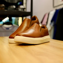 Carregar imagem no visualizador da galeria, SLIP ON VINTAGE PINHÃO NATURAL
