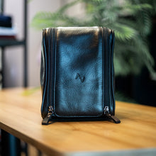 Carregar imagem no visualizador da galeria, NECESSAIRE BAÚ PRETA
