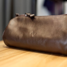 Carregar imagem no visualizador da galeria, NECESSAIRE SLIM CAFÉ
