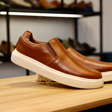 Carregar imagem no visualizador da galeria, SLIP ON VINTAGE PINHÃO NATURAL
