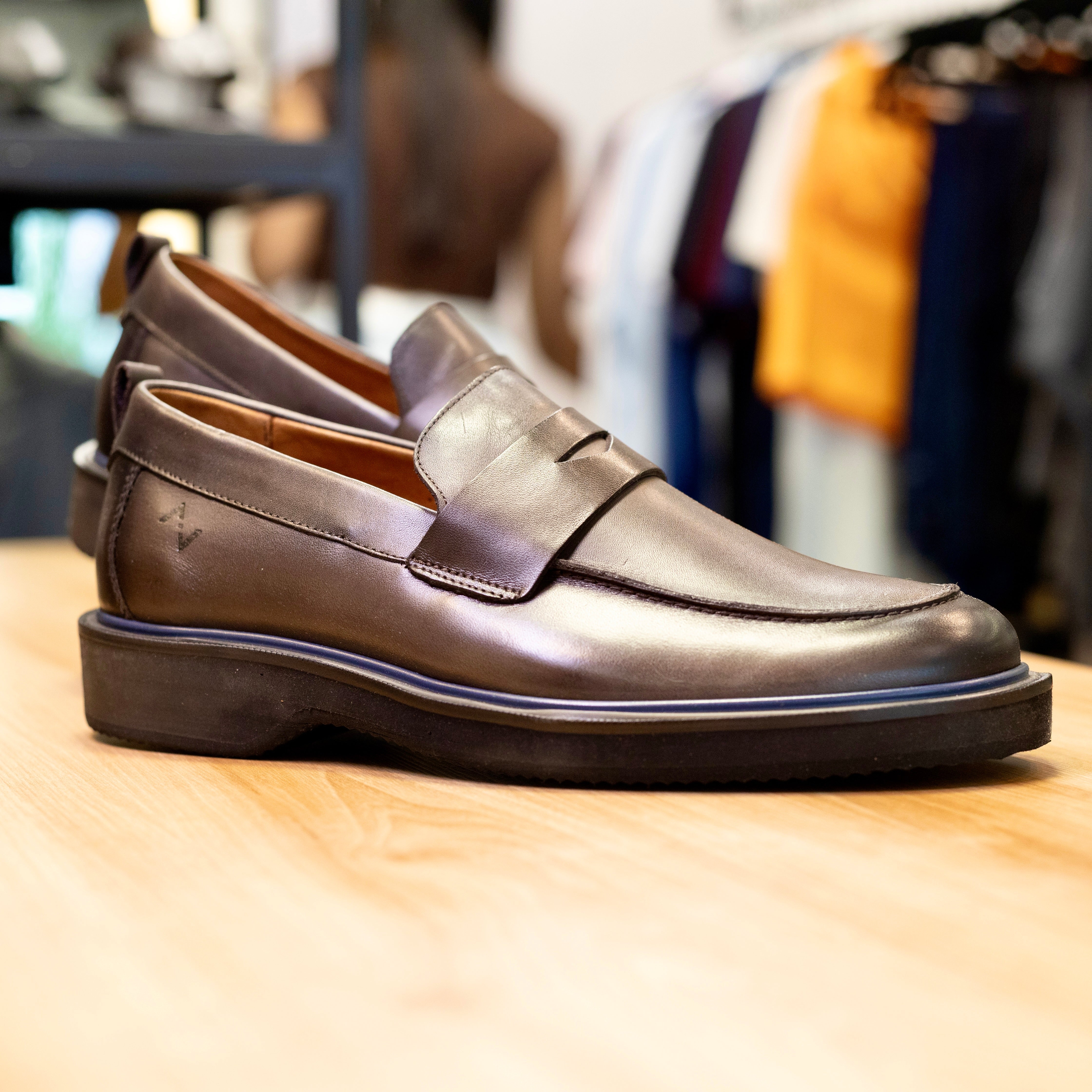 LOAFER FLY CAFÉ AV4MEN