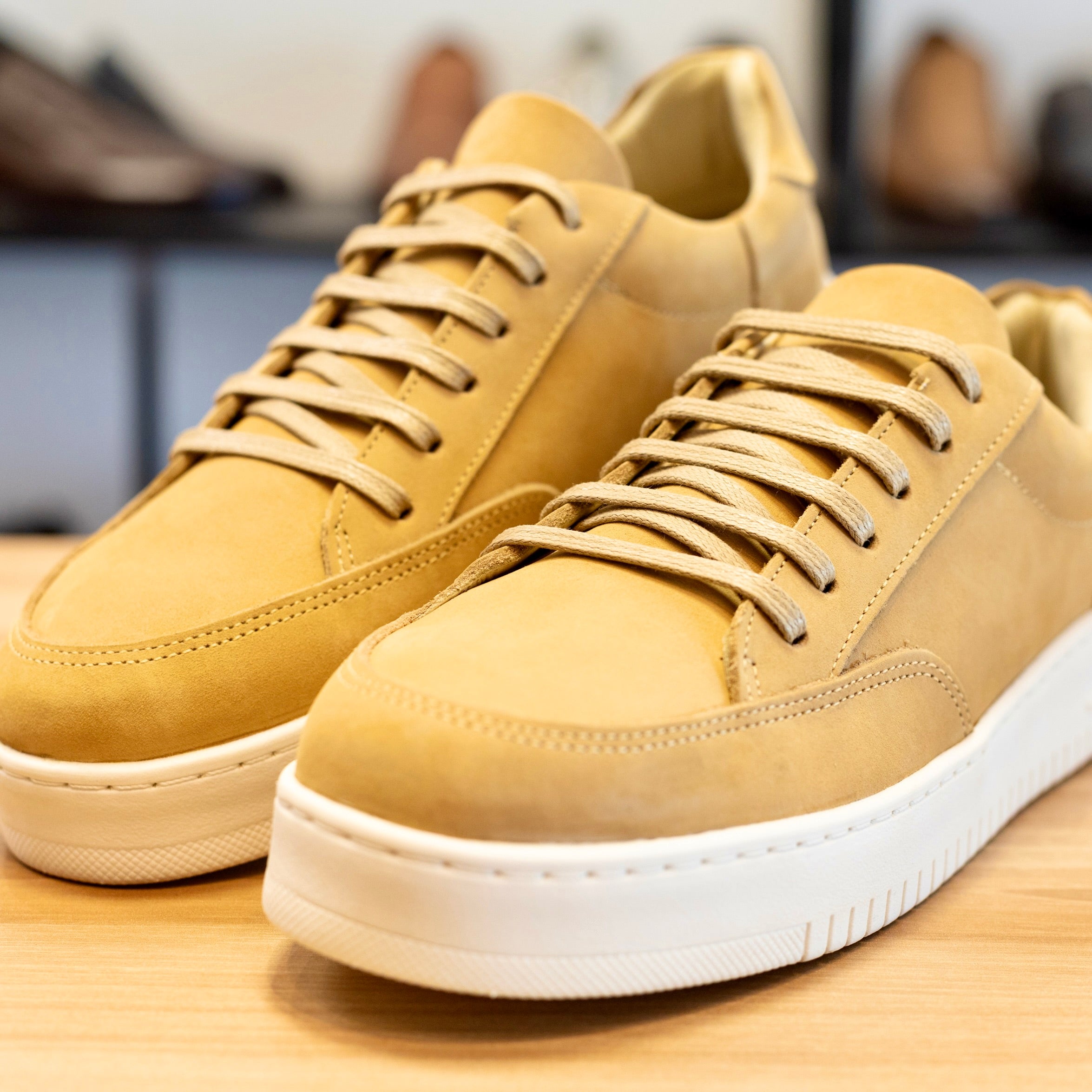 SNEAKER AREIA NOBUCK