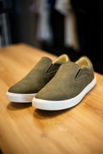 Carregar imagem no visualizador da galeria, SLIP CINZA NOBUCK
