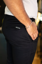 Carregar imagem no visualizador da galeria, Calça Zatrick Regular Preta
