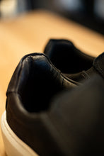 Carregar imagem no visualizador da galeria, SLIP PRETO NOBUCK
