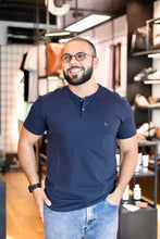 Carregar imagem no visualizador da galeria, T-shirt Henley Marinho
