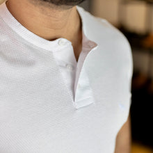 Carregar imagem no visualizador da galeria, T-shirt Acostamento Henley Bubble Branca
