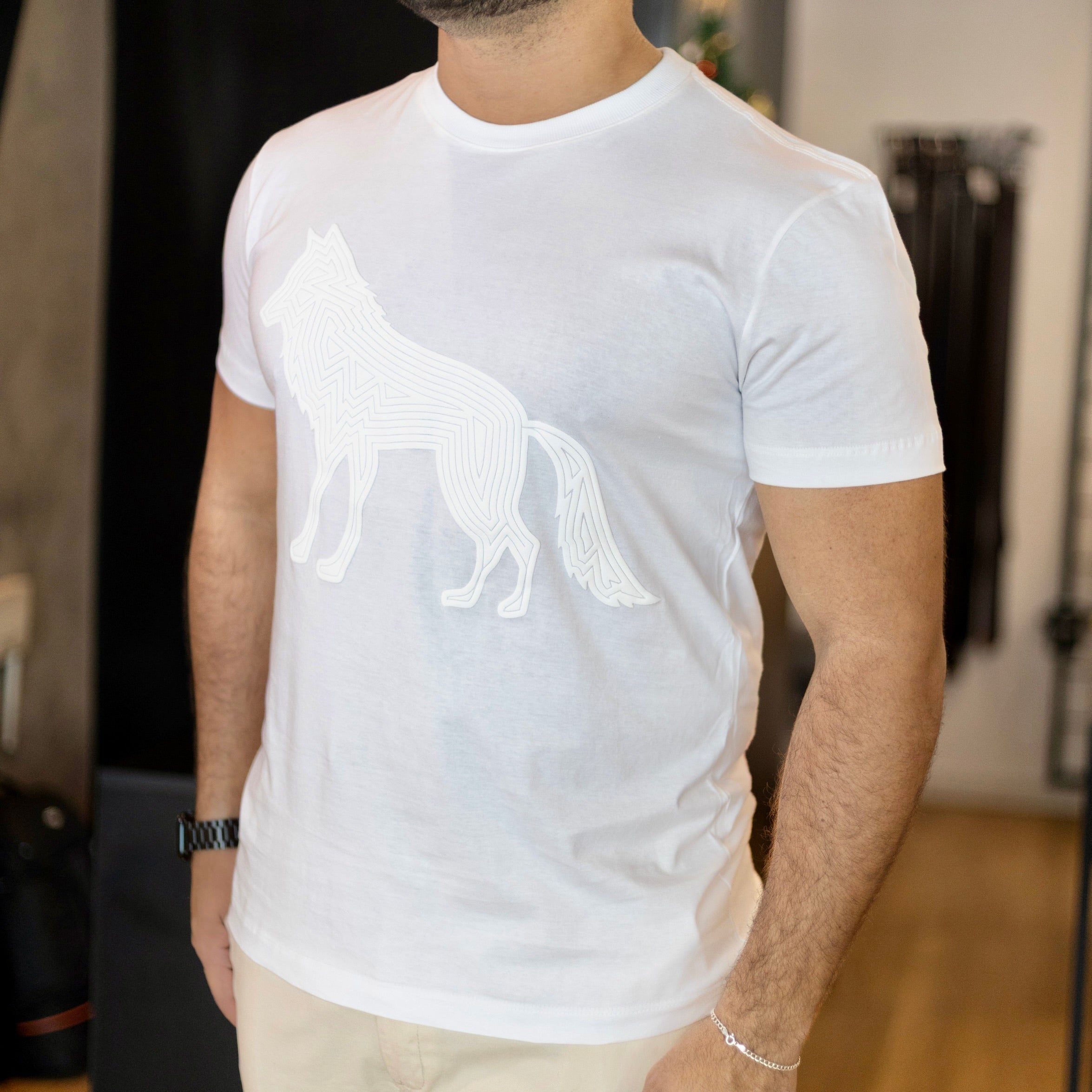 A T-shirt Acostamento Branca Lobo