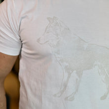 Carregar imagem no visualizador da galeria, T-shirt Acostamento Off White Lobo
